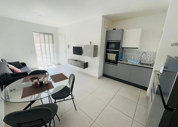 Amnesia * St. Paul's Bay