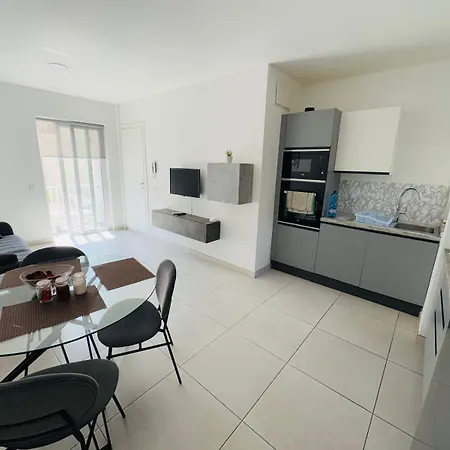 Amnesia * St Paul's Bay